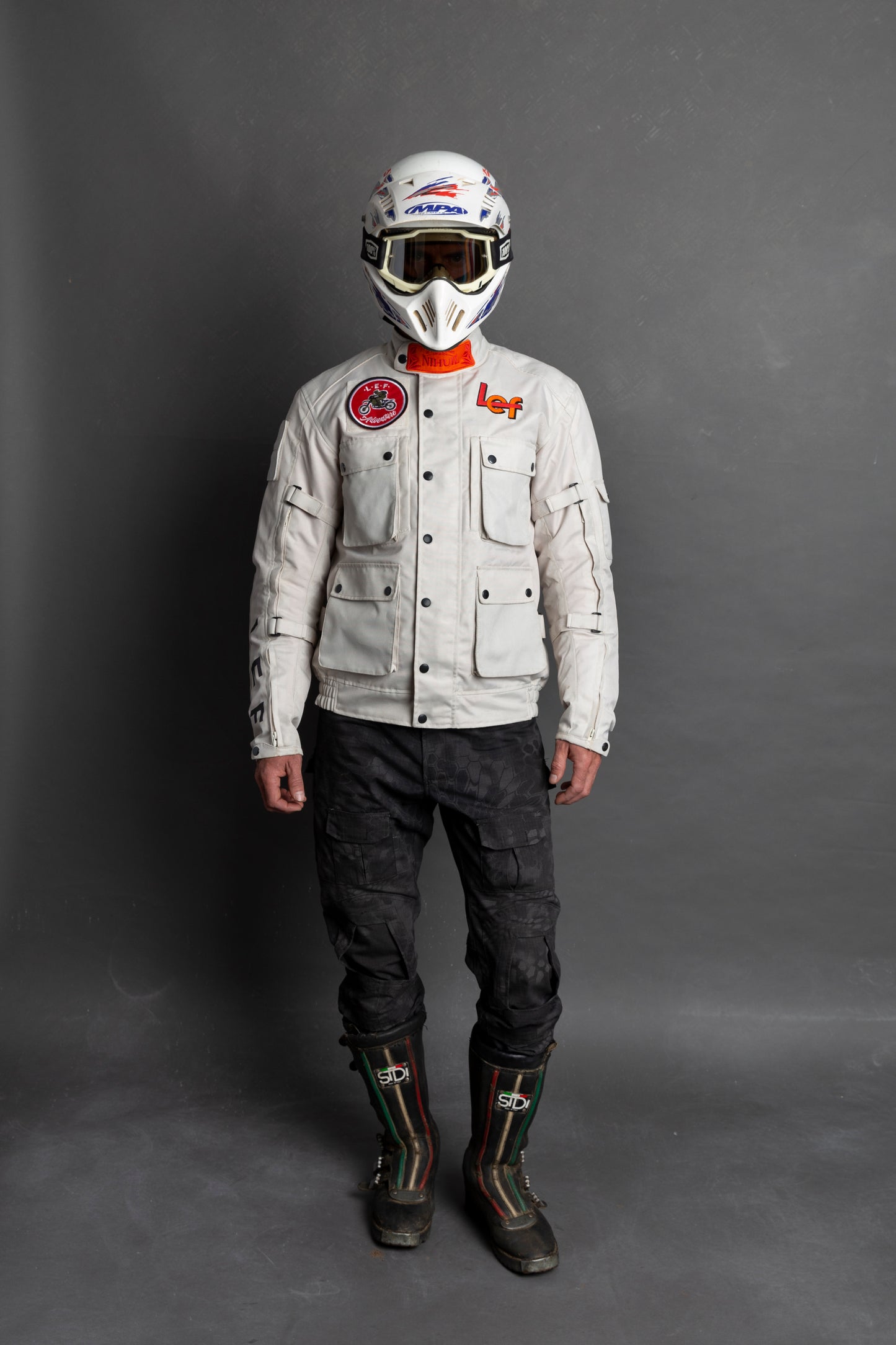NIHUIL Off White