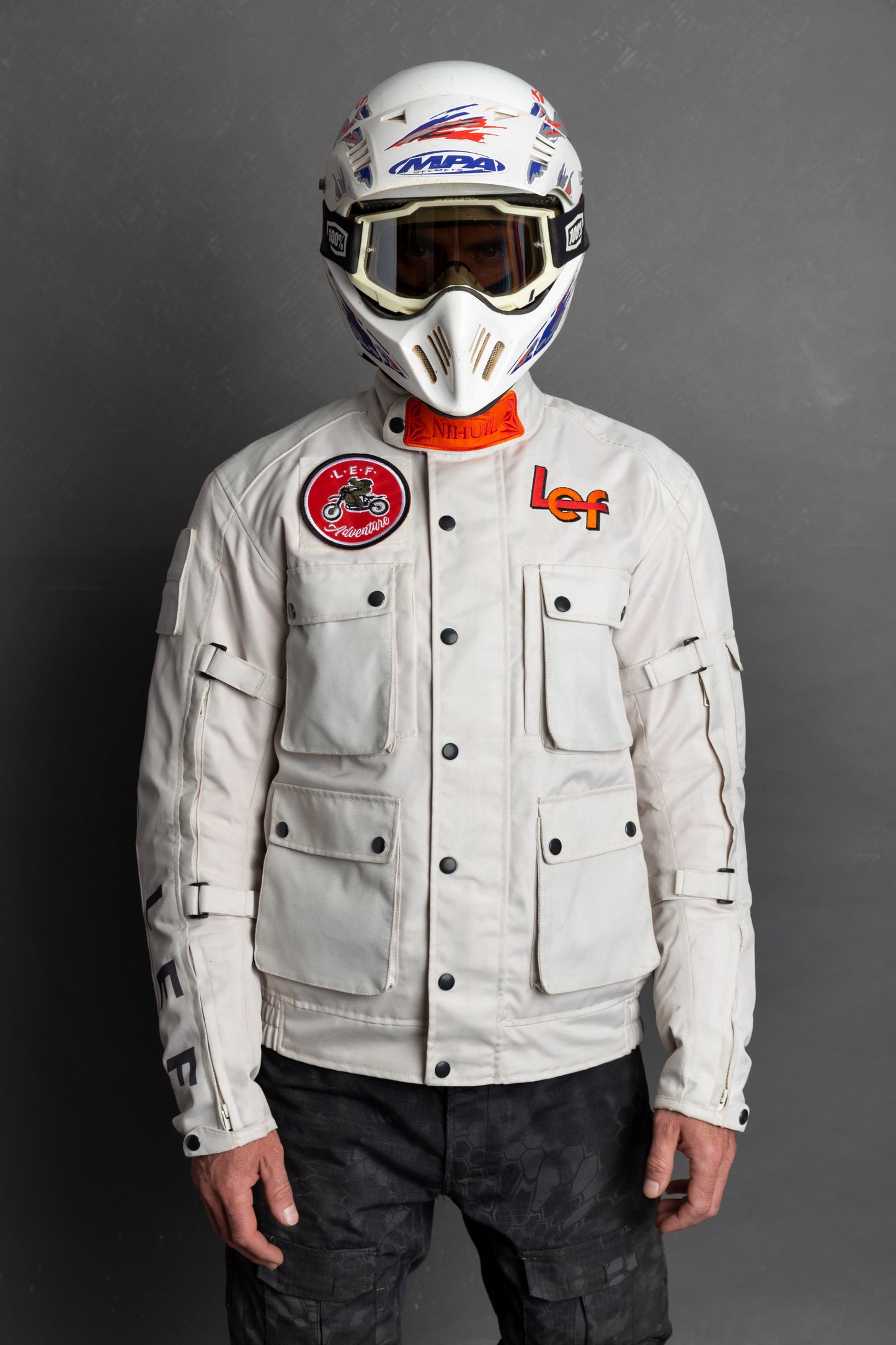 NIHUIL Off White