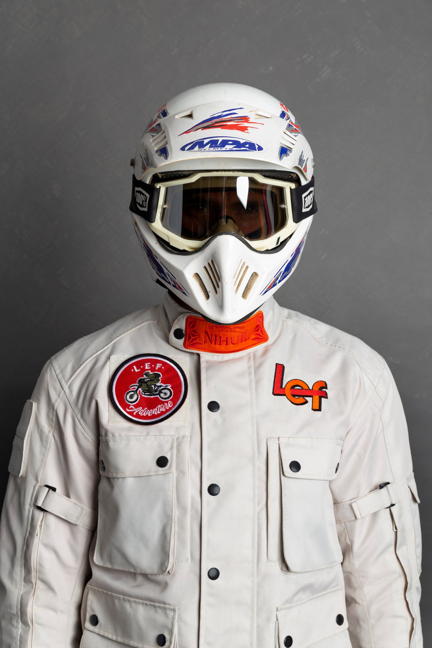 NIHUIL Off White
