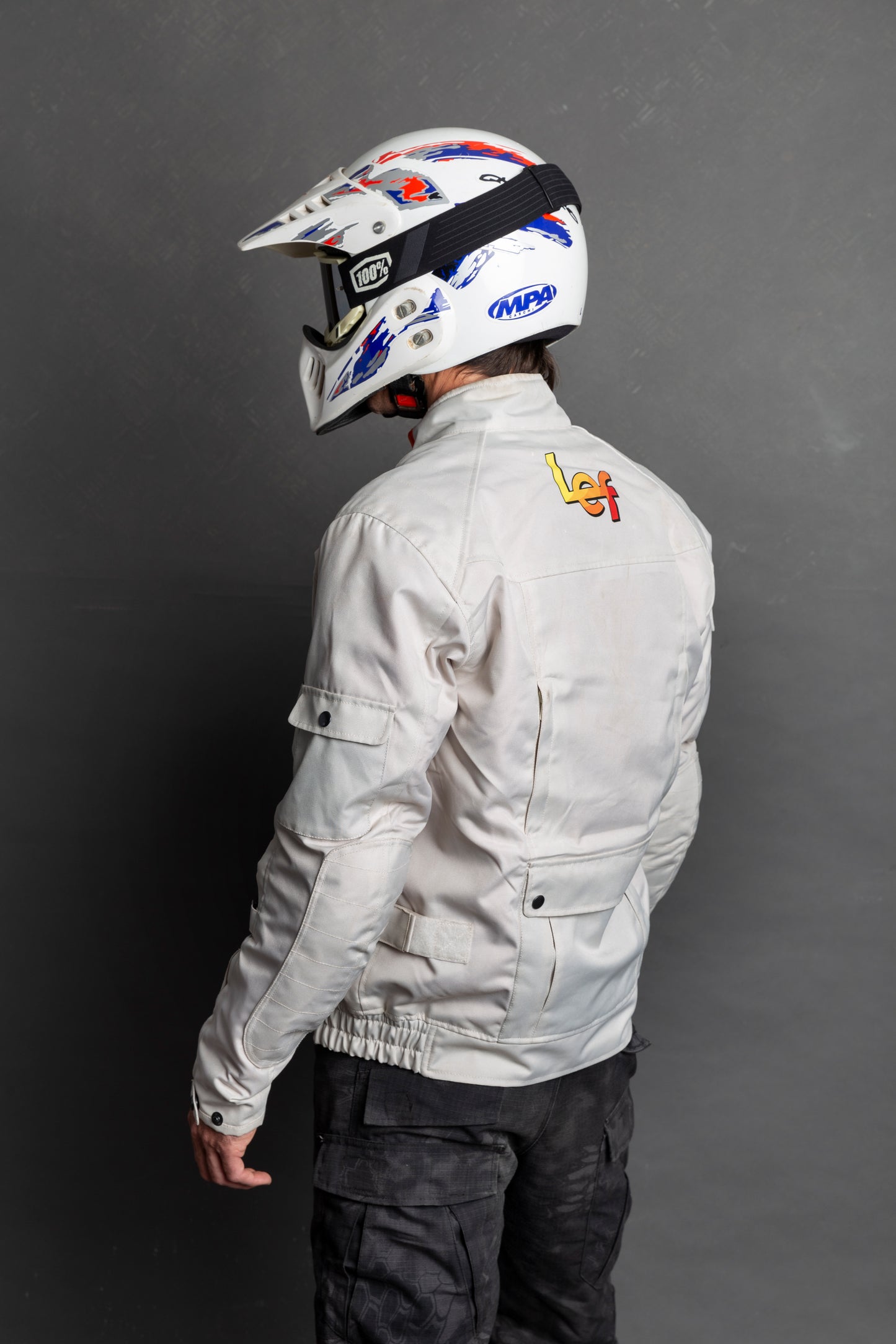 NIHUIL Off White