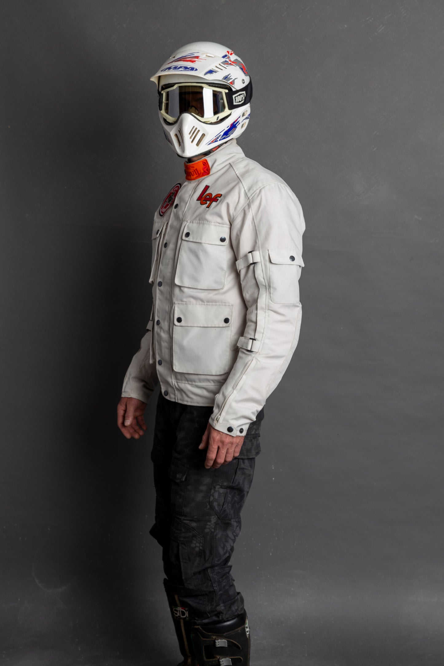 NIHUIL Off White
