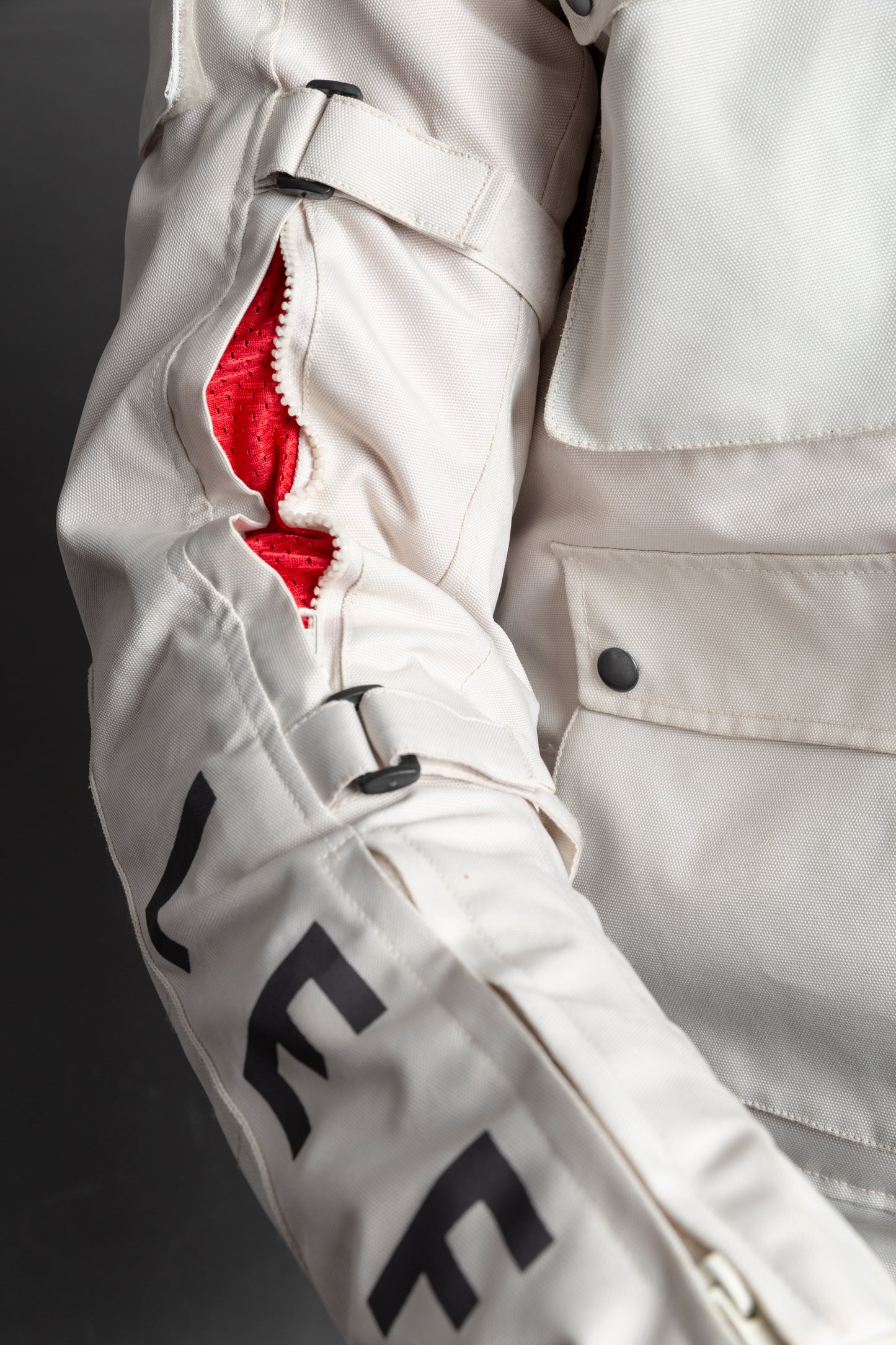 NIHUIL Off White